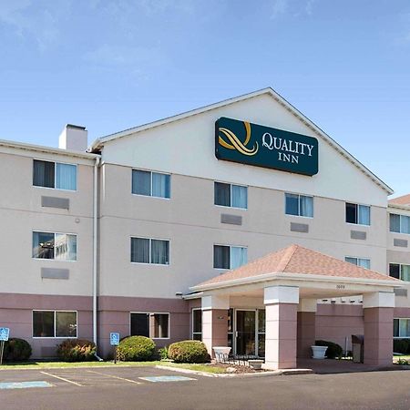 Quality Inn Бруклин-Сентер Экстерьер фото