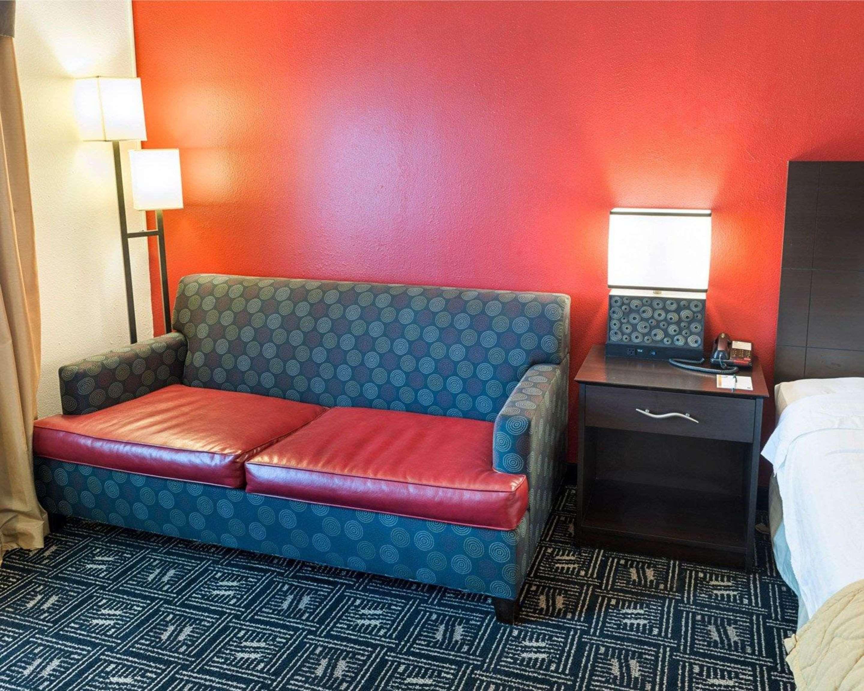 Quality Inn Бруклин-Сентер Экстерьер фото