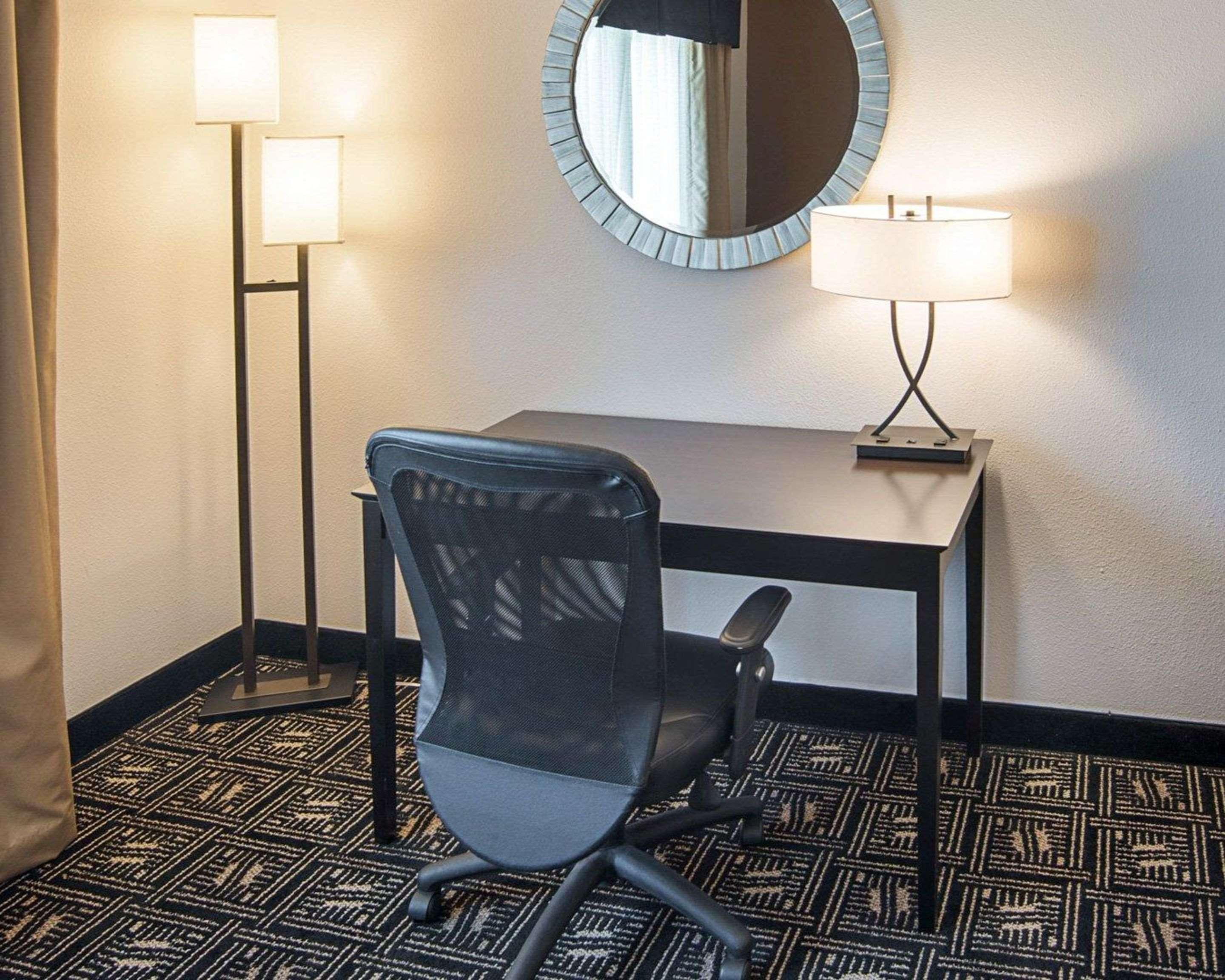 Quality Inn Бруклин-Сентер Экстерьер фото