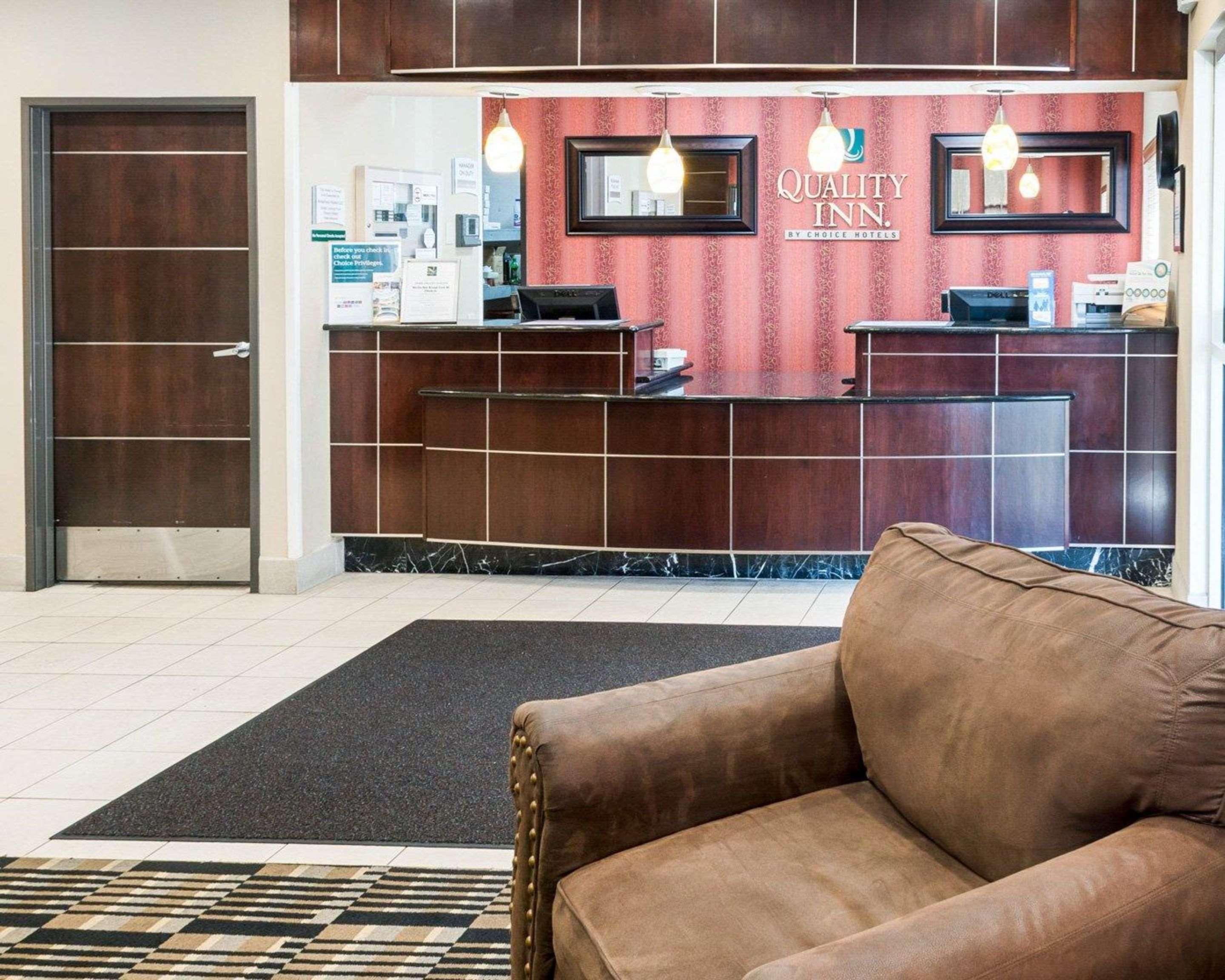 Quality Inn Бруклин-Сентер Экстерьер фото