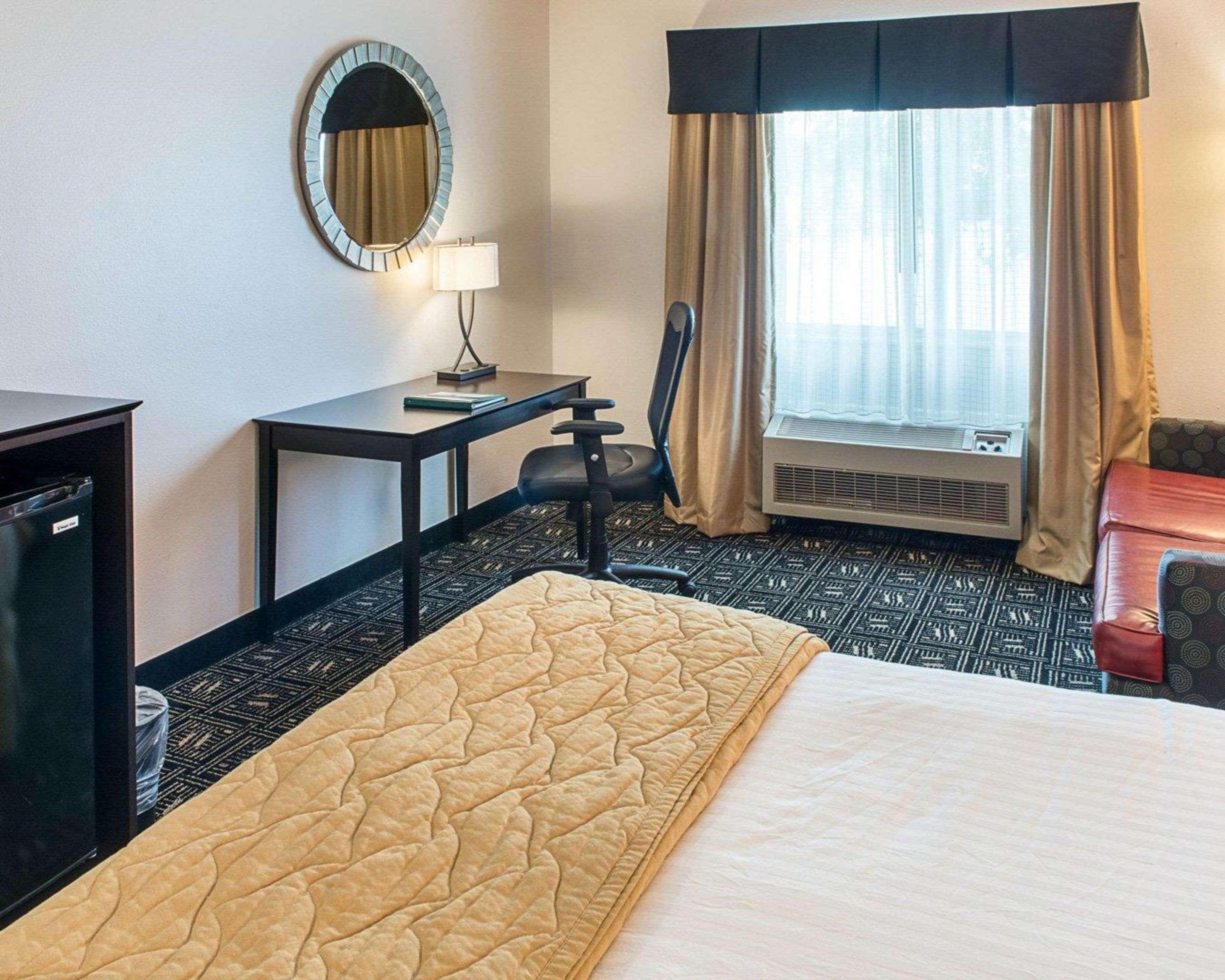 Quality Inn Бруклин-Сентер Экстерьер фото