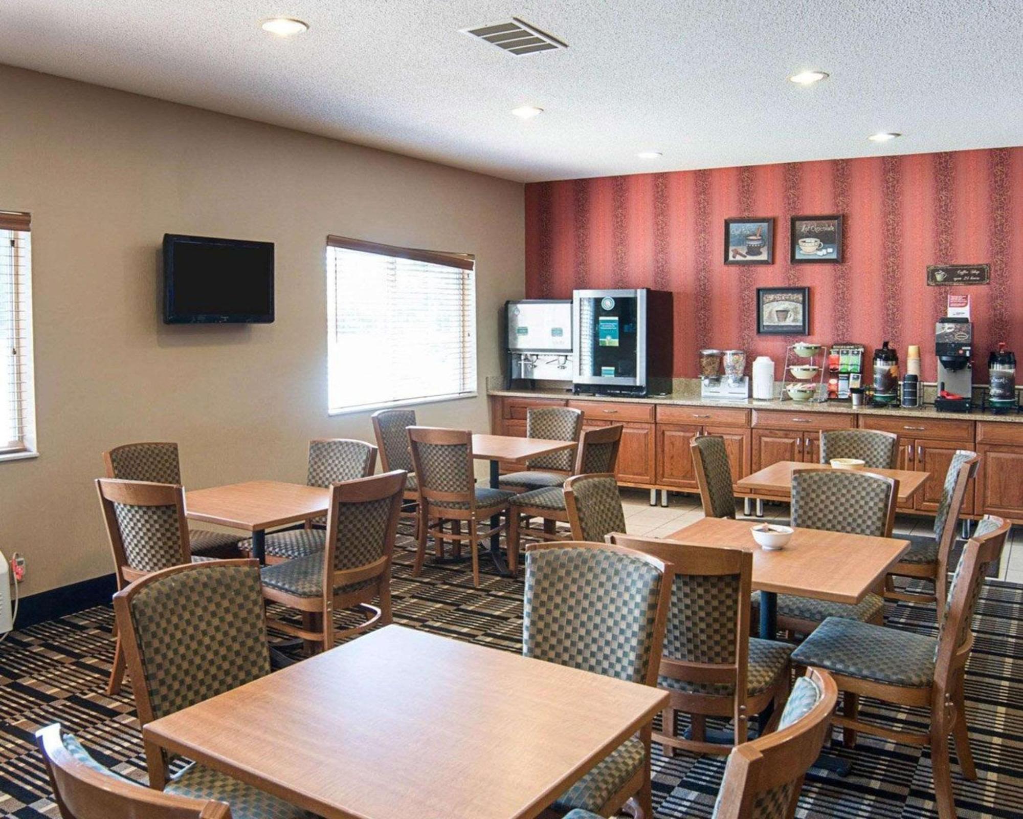 Quality Inn Бруклин-Сентер Экстерьер фото